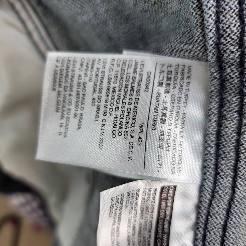 Levis brushed cotton trucker style jacket - Picture 3 of 8